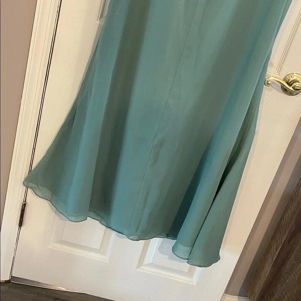 Formal Long Gown - Picture 14 of 15